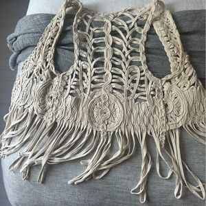 Coachella outfit! Festival ready with this macrame vest!